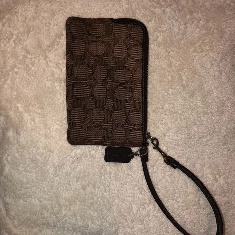 Coach wallet/ wristlet - Picture 3 of 4